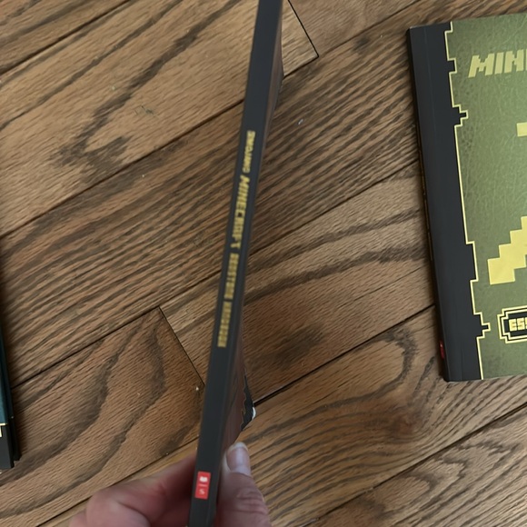 Scholastic MINECRAFT (3 books)  Handbooks: Construction, Redstone, Essential - Picture 7 of 12